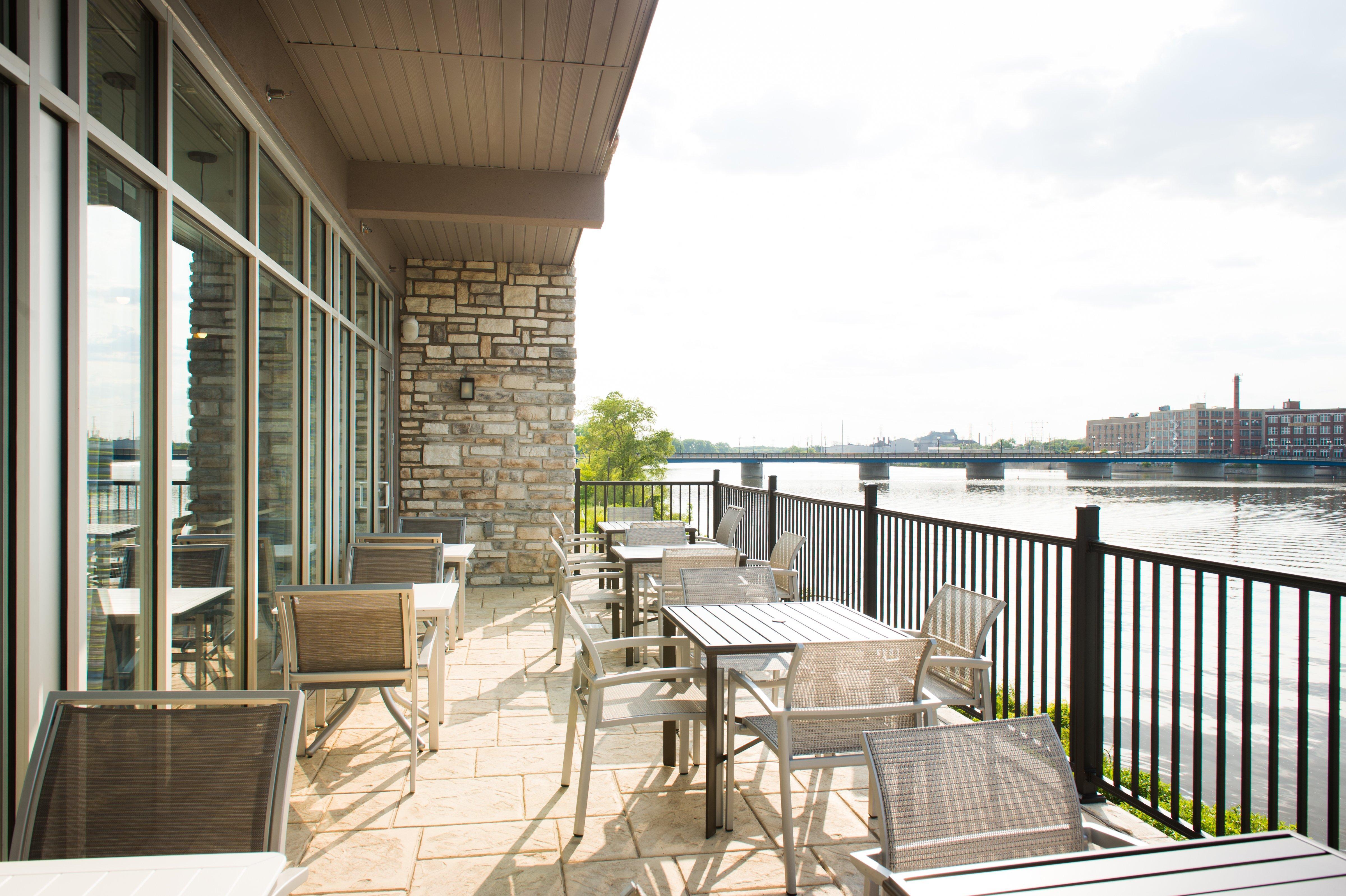 Holiday Inn Express & Suites Rock Falls, An Ihg Hotel Exterior photo